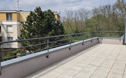 Appartement 3 pièces en attique quartier des maraicher