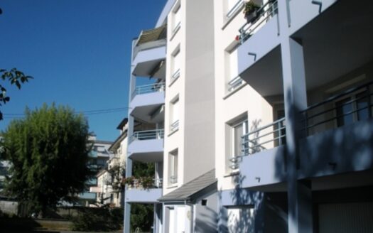 Lumineux 2 pièces avec terrasse et parking Résidence la Californie Selestat